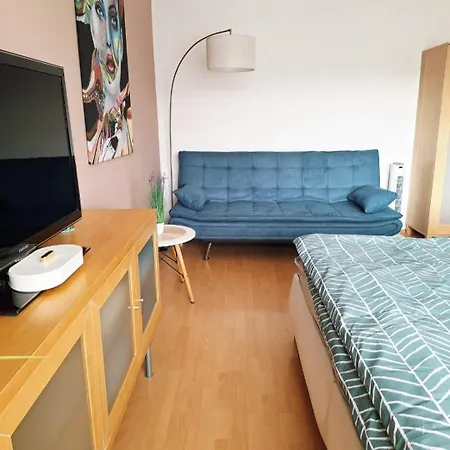 Daire Terminal, Self Check-in 24 H, Free Parking Banská Bystrica